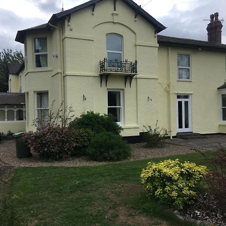 Winston Manor Guesthouse Rooms Churchill  Exterior foto