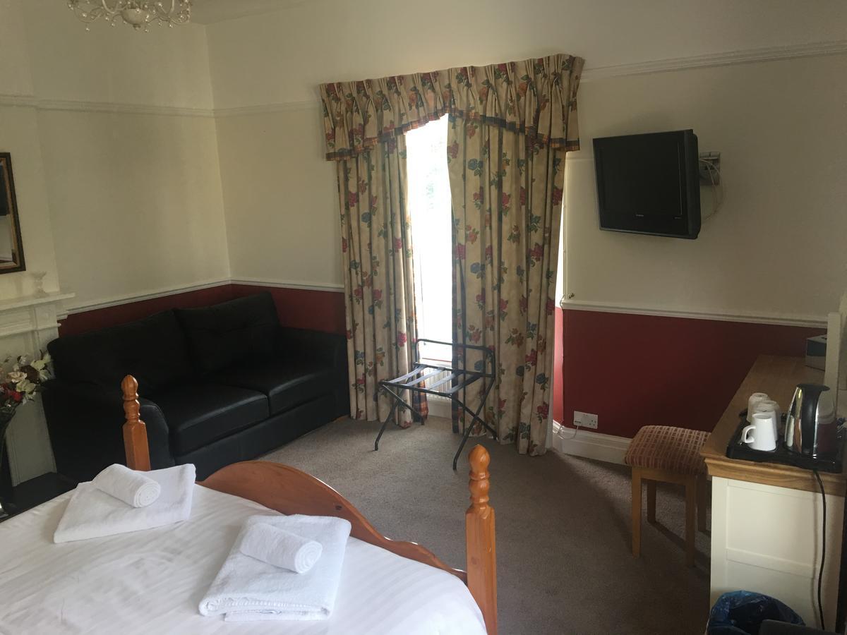 Winston Manor Guesthouse Rooms Churchill  Exterior foto