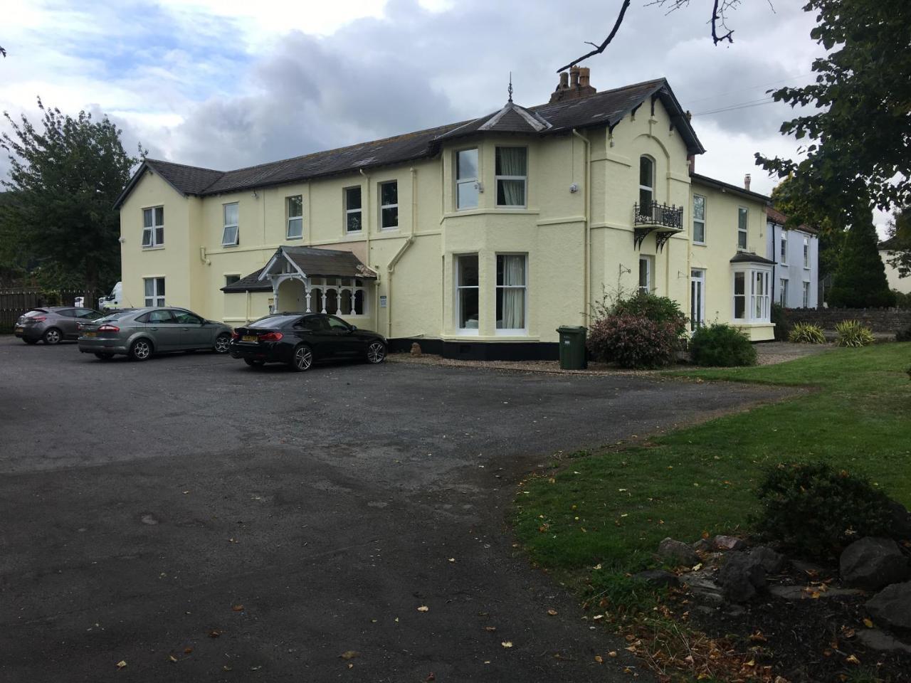 Winston Manor Guesthouse Rooms Churchill  Exterior foto